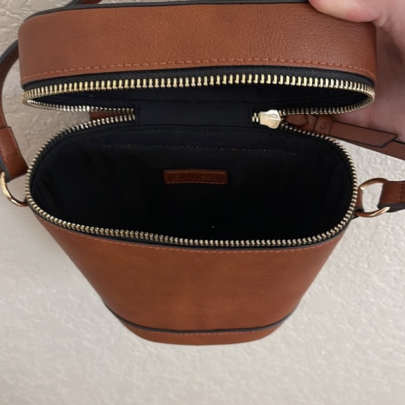 EXPRESS Bucket Purse - Picture 7 of 9